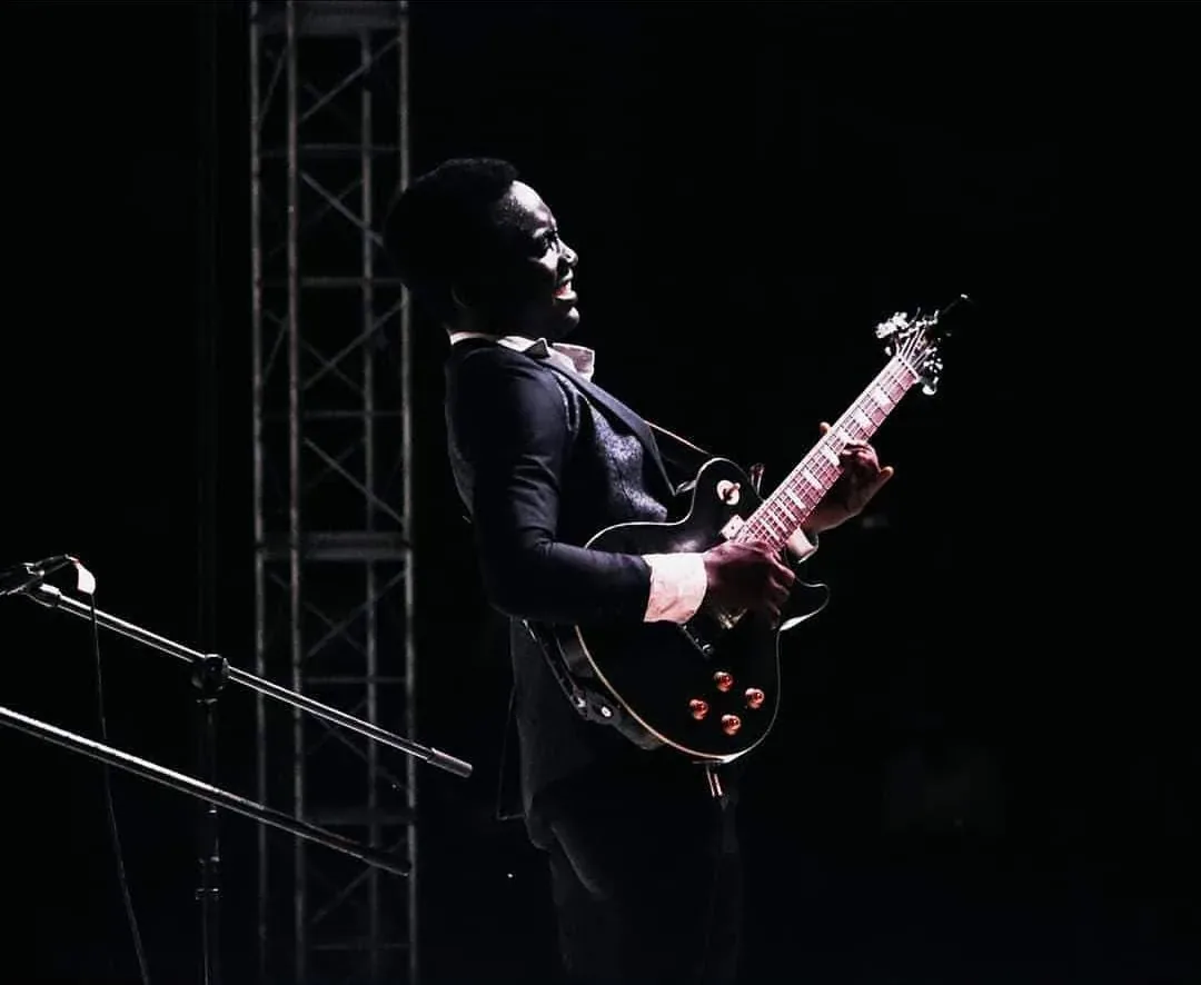 Live on electric guitar · Oluwaferanmi Iyiola